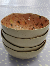 Handgevormde bowl/ ontbijtkom - "Amaryllis"