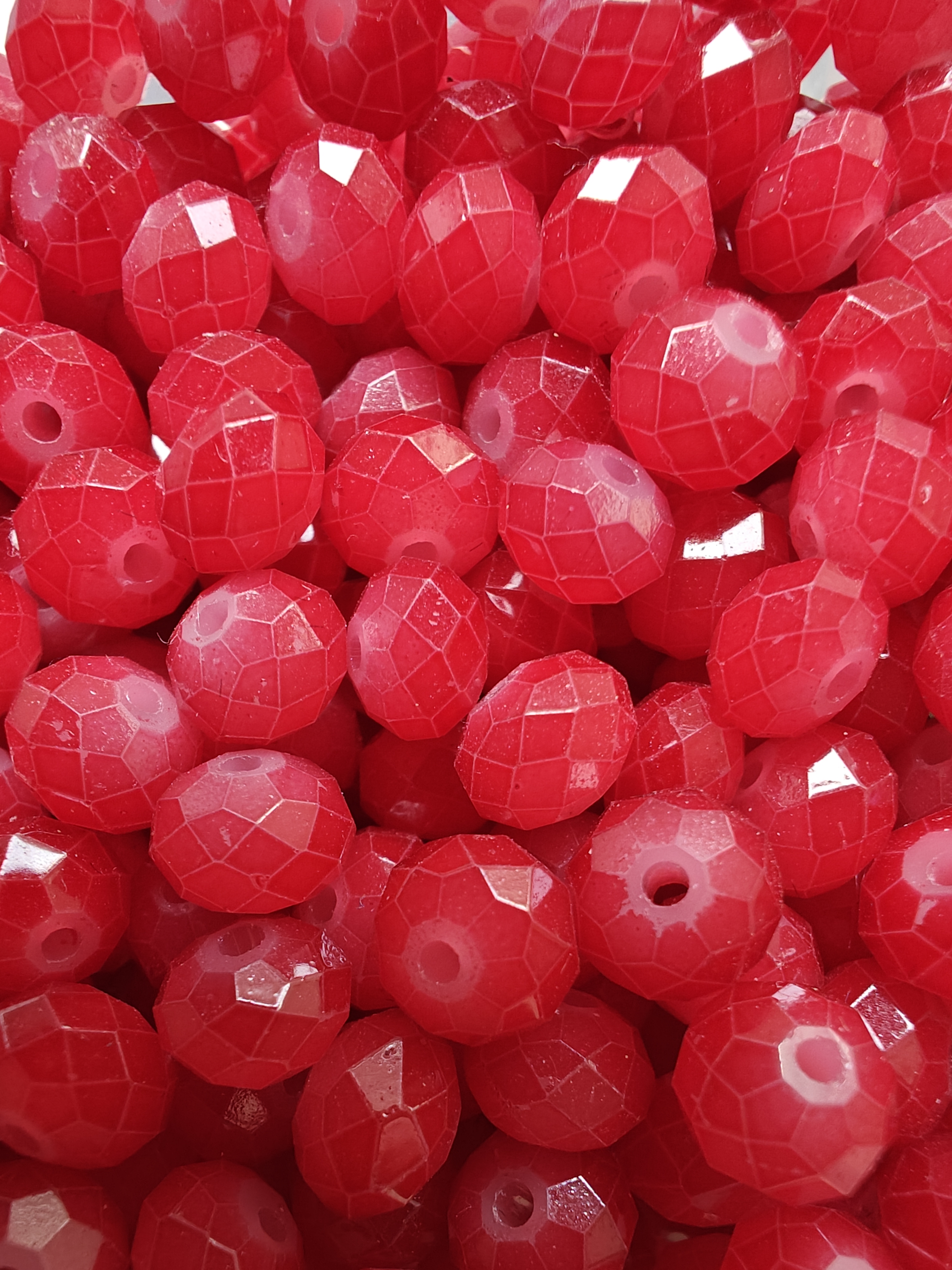 Facet geslepen glaskralen Kersenrood 6mm dikte en 8mm diameter