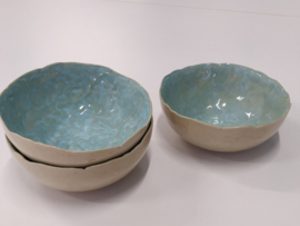 Handgevormde bowl/ ontbijtkom - "Turquoize""