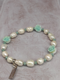 Armband "Pearls & Roses" zacht turqouize groen
