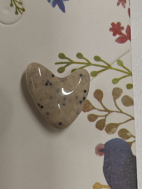 Oorsteker "Love Heart"  - creme gespikkeld
