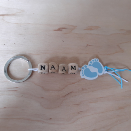 Naamsleutelhanger babyvoetjes blauw