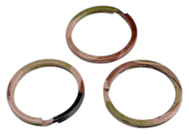 Metalen sleutelhangerring bruin/groen 30 mm.