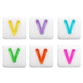 Acryl letterkraal multicolor-wit V (vierkant)