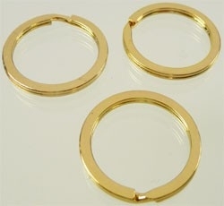 Metalen sleutelhangerring plat goudkleurig 28 mm.
