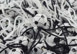 Naamsleutelhanger voetbal zwart/wit