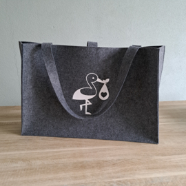 Vilten tas voor babyweegschaal met ooievaar