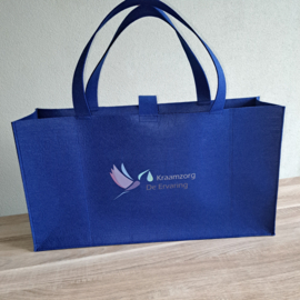 Vilten tas voor babyweegschaal met full colour eigen logo