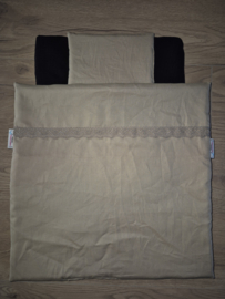 Poppendekbed 40 x 40 cm en kussen 13 x 18 cm uni katoen met kantje