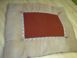 Boxkleed camel met bandje camel/zwart/rood