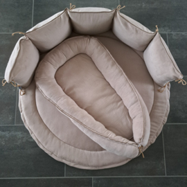 Set rond Saint nicky velours met paspelband taupe