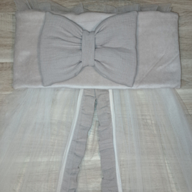 Sluier voor de box off-white tule met hydrofiele ruche en strik