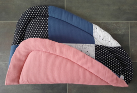 Boxkleed Tripus patchwork olifantjes/katoen ster/wafelkatoen