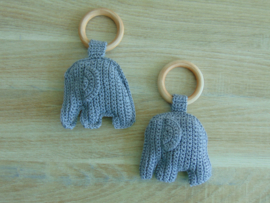 (V) Houten ring met olifant donkergrijs