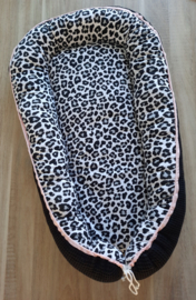 Set boxkleed en babynestje panterprint