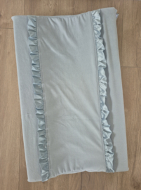 Aankleedkussenhoes nicky velours met satijnen ruches