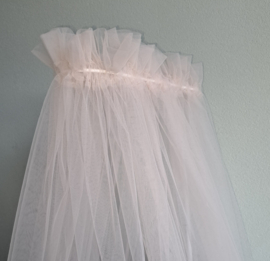 Sluier voor wieg of ledikant  tule extra breed lichtbeige