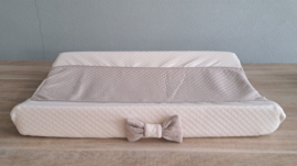 Aankleedkussenhoes met satijnen bies en strik tricot diamond