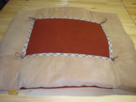 Boxkleed camel met bandje camel/zwart/rood