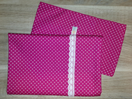 (V) Dekbedovertrekset 50 x 50 cm kleine stip fuchsia met wit kant