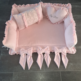 Boxaankleding nicky velours met italiaans kant lichtroze
