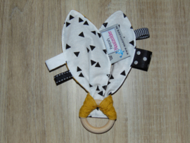 Houten ring konijnenoren/labeltjes/piepje wafelkatoen/poplin triangel