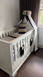Sluier voor wieg of ledikant voile off-white met bies katoen de luxe en losse band met striklint