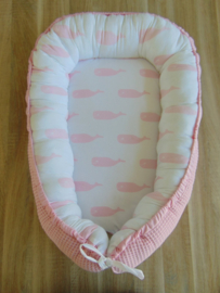 Set boxkleed en babynestje walvis roze/wit