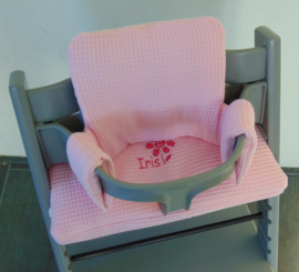 Stokke Tripp Trapp kussenset wafelkatoen met applicatie-bloem en naam