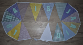 Stoffen slinger met puntvlaggetjes en naam bedrukt (zelf samenstellen)