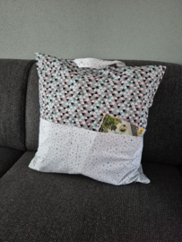 (V) Leeskussen wit/mint/roze
