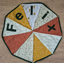 Stoffen slinger met puntvlaggetjes en naam (zelf samenstellen)