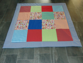 Speelkleed 170 x 170 cm multi met rand