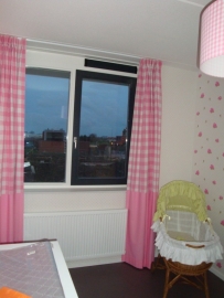 Gordijnen grote ruit/uni katoen roze