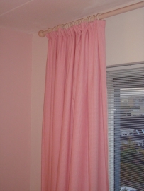 Gordijnen mini ruit roze
