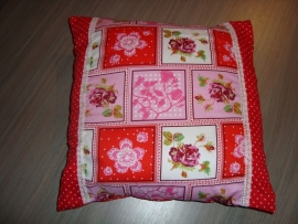 Kussenhoesje stippen en patchwork wit/roze/fuchsia/rood 40 x 40 cm