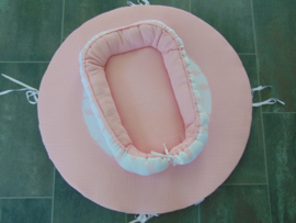 Set boxkleed en babynestje walvis roze/wit