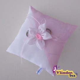 Ringkussentje lichtroze organza