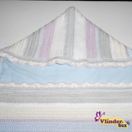 wandelwagenzak gehaakt in pastelkleuren