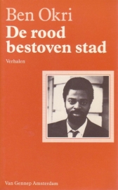 De rood bestoven stad, Ben Okri