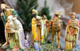 Gips 11:   Oude Kerstgroep  (19dlg) 19cmH