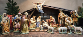 Gips 22f:  Oude Kerstgroep  (20dlg) 23cmH