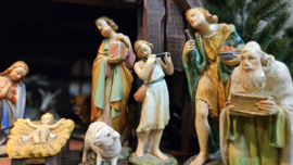 Gips 11:   Oude Kerstgroep  (19dlg) 19cmH