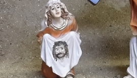Ps29-5cm Veronica droogt het gezicht van Jezus af (2 dlg)