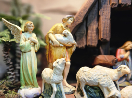 Gips 11:   Oude Kerstgroep  (19dlg) 19cmH