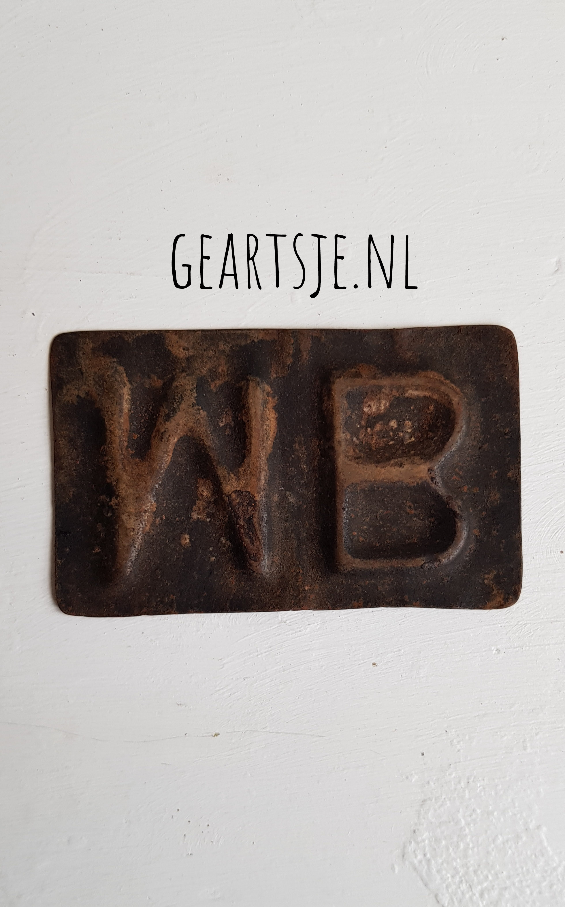 BROOD STEMPEL  - B - L 9 cm.
