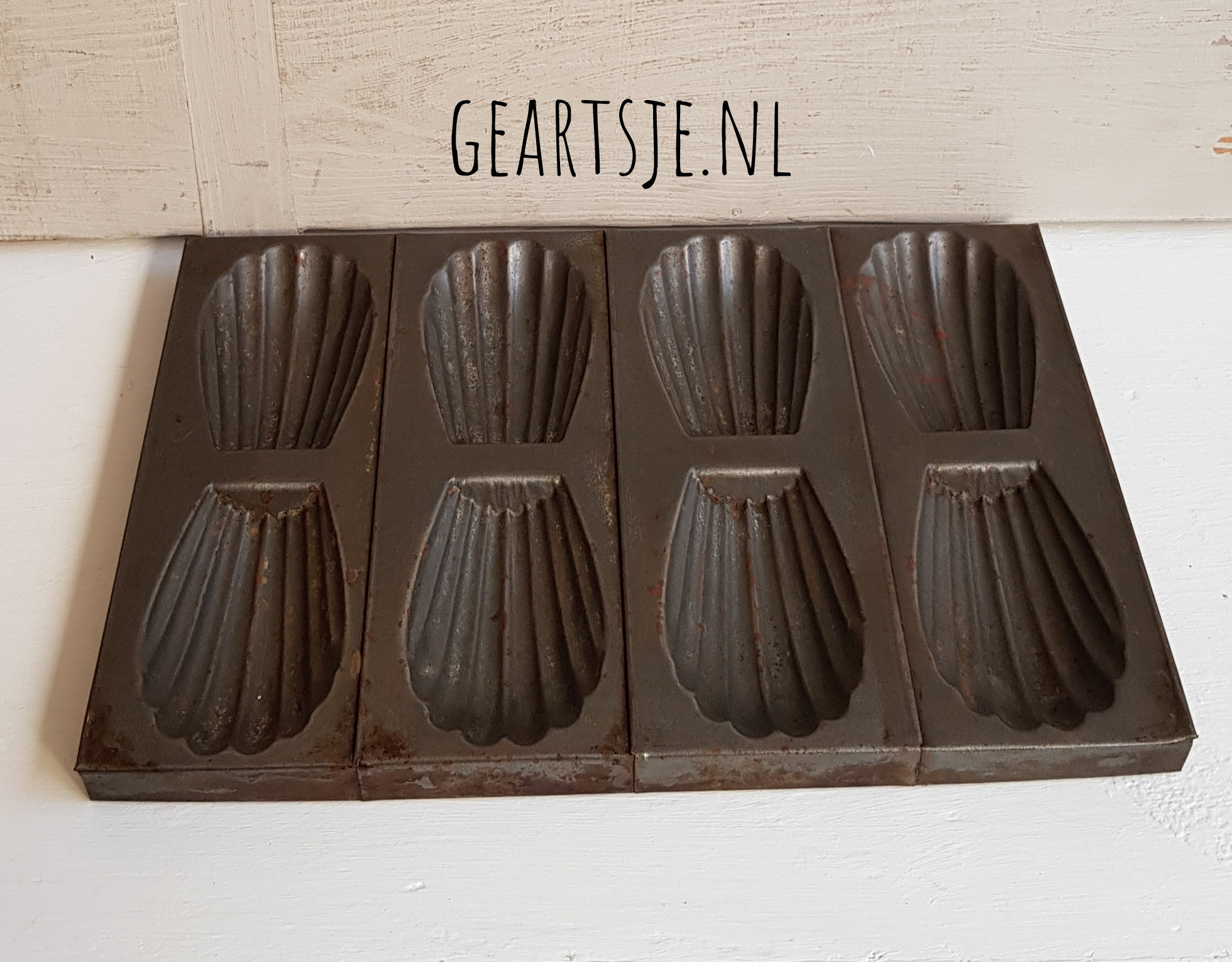 BAKPLAAT - MADELEINE - B -