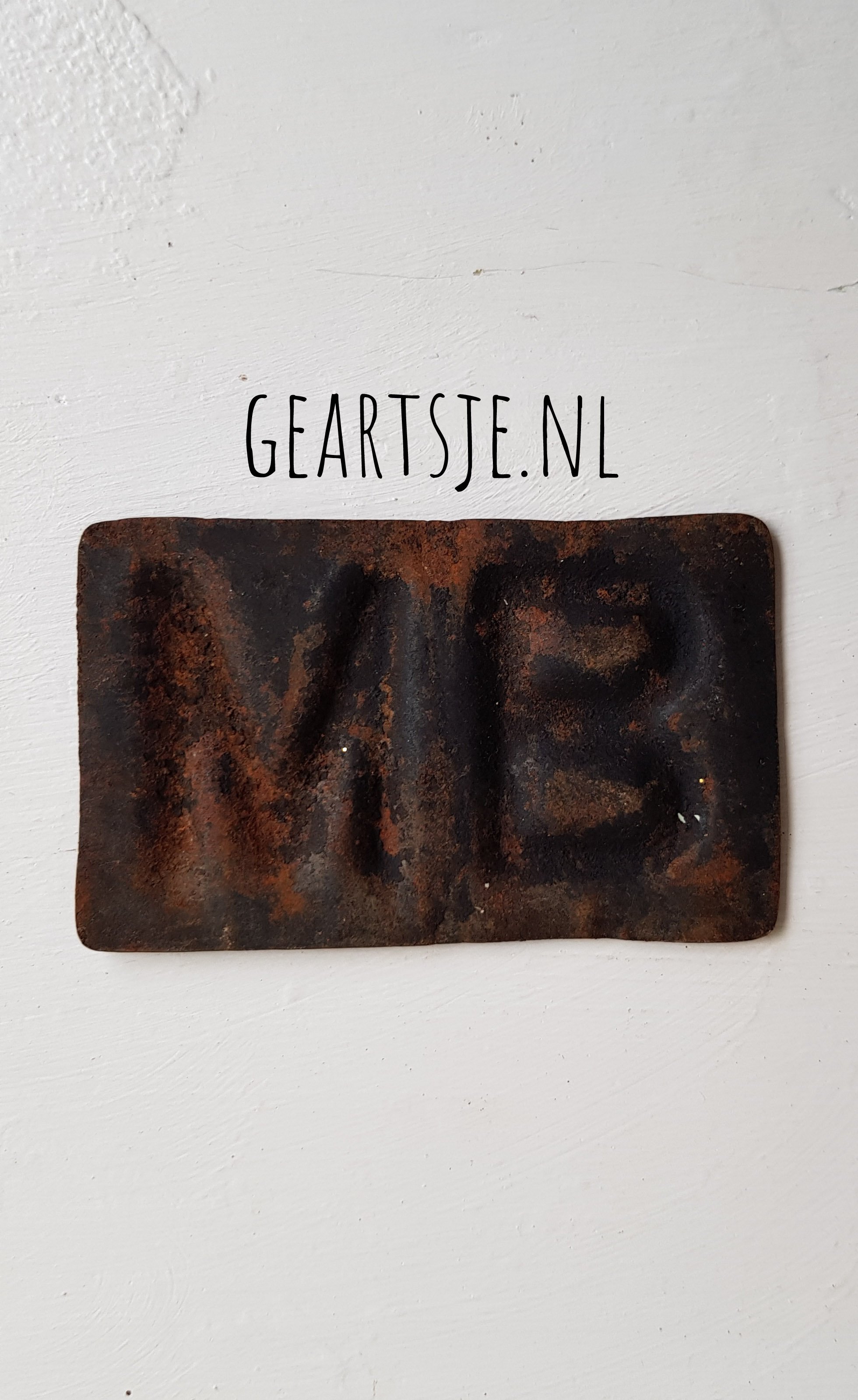 BROOD STEMPEL  - B - L 9 cm.