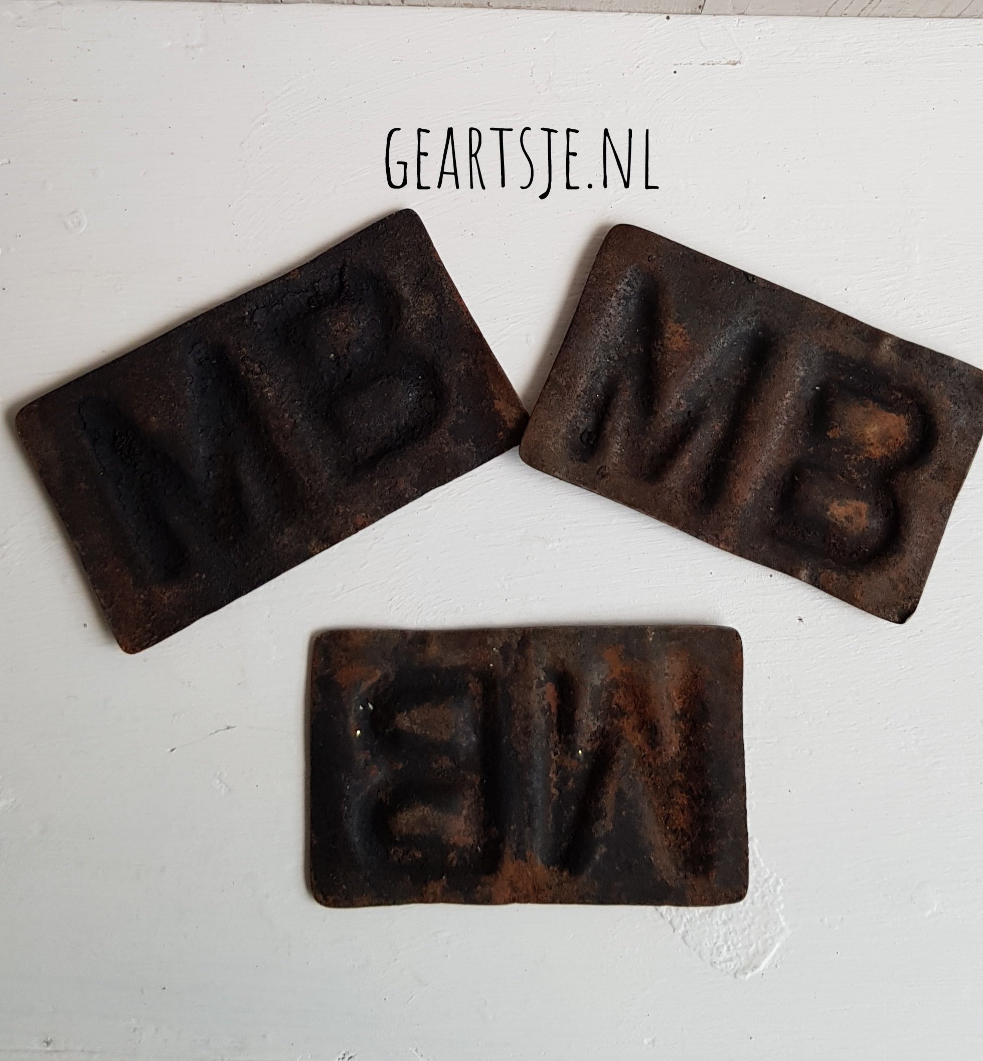 BROOD STEMPEL  - B - L 9 cm.