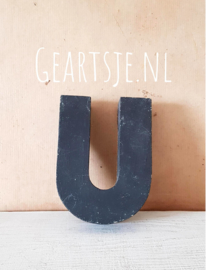 OUDE  LETTER - U - zwart -